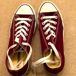 Chuck Taylor Converse size 8 Women’s / 6 Mens, Good Condition